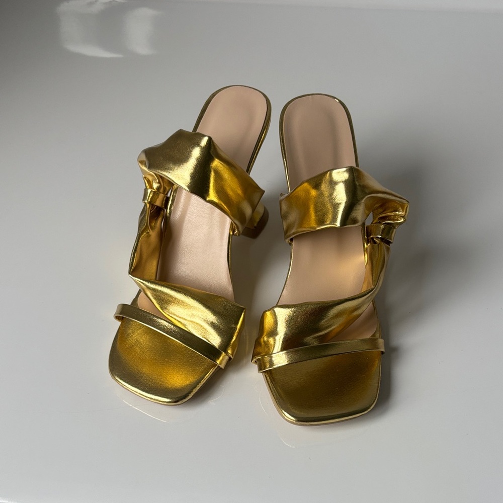 Elegant Gold Women's Sandals